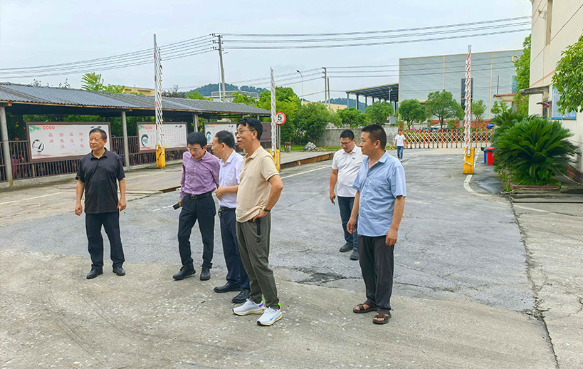 【綠色領(lǐng)航·智慧交融】華洲木業(yè)董事長率團(tuán)深訪鐘氏木業(yè)，共譜江西綠色發(fā)展新篇章(圖2)